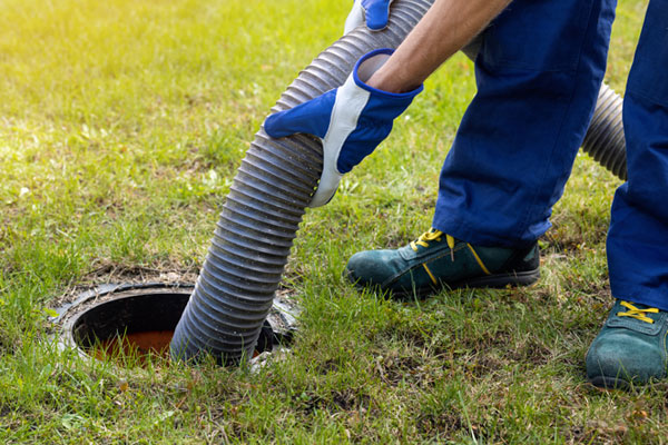 Routine Covington septic pump out in WA near 98042