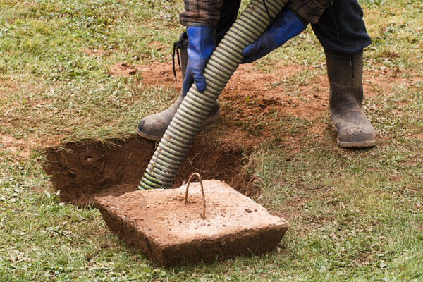 Professional Covington septic pumping in WA near 98042
